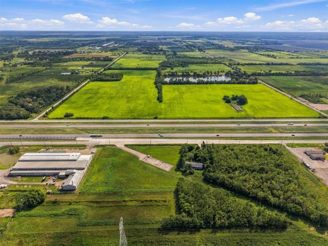 15605 Highway 6, Santa Fe, TX 77517