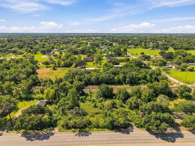 15605 Highway 6, Santa Fe, TX 77517