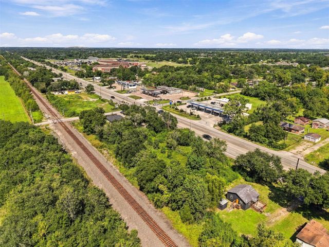 15605 Highway 6, Santa Fe, TX 77517