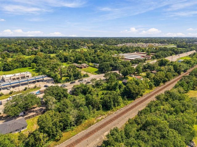 15605 Highway 6, Santa Fe, TX 77517