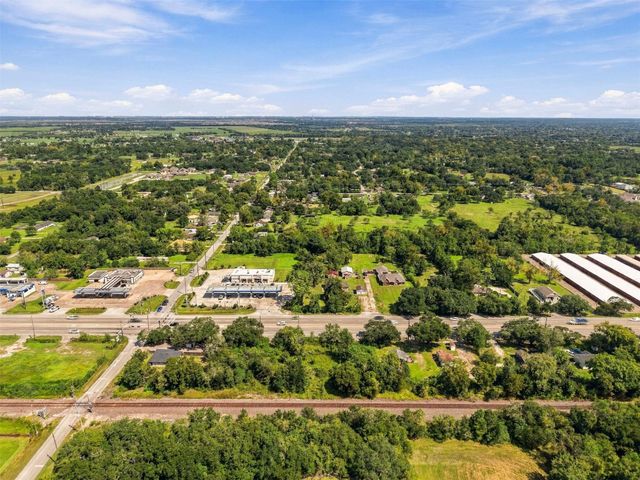 15605 Highway 6, Santa Fe, TX 77517