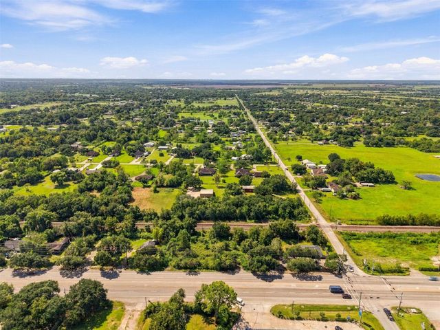 15605 Highway 6, Santa Fe, TX 77517