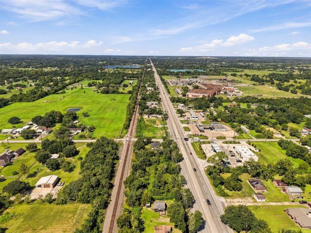15605 Highway 6, Santa Fe, TX 77517