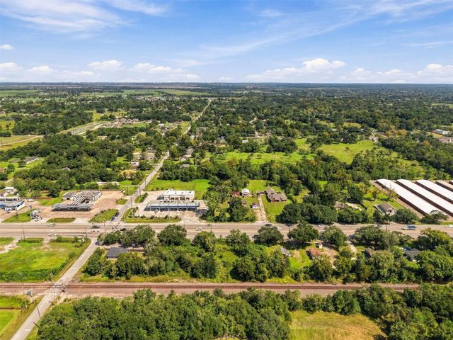 15605 Highway 6, Santa Fe, TX 77517