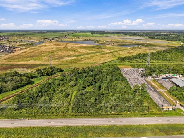 15605 Highway 6, Santa Fe, TX 77517