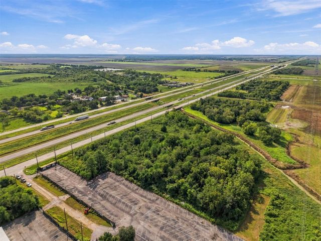 15605 Highway 6, Santa Fe, TX 77517
