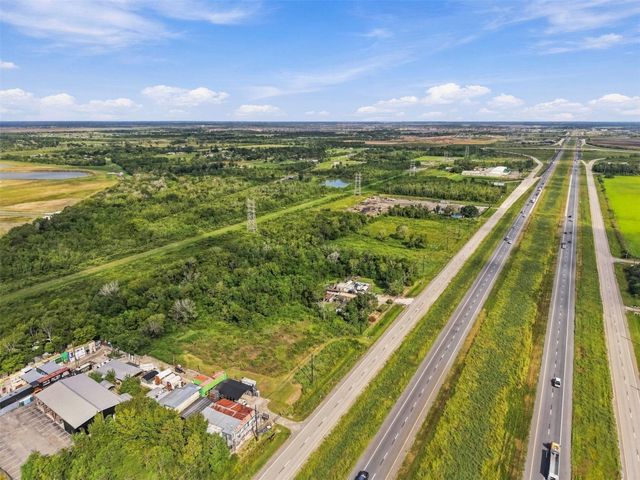 15605 Highway 6, Santa Fe, TX 77517