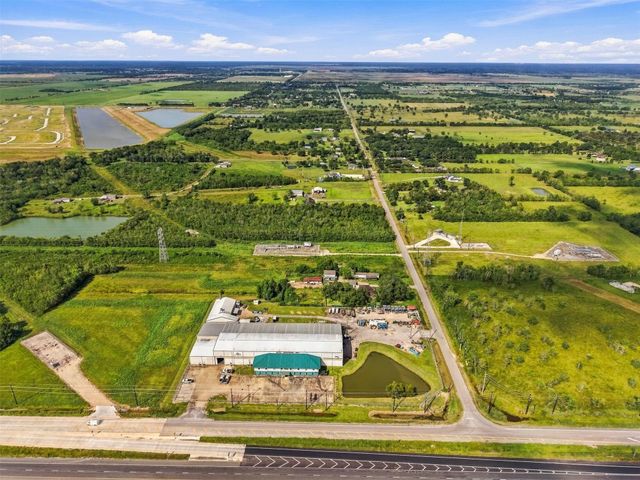 15605 Highway 6, Santa Fe, TX 77517