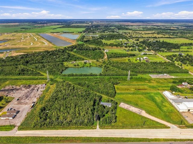 15605 Highway 6, Santa Fe, TX 77517