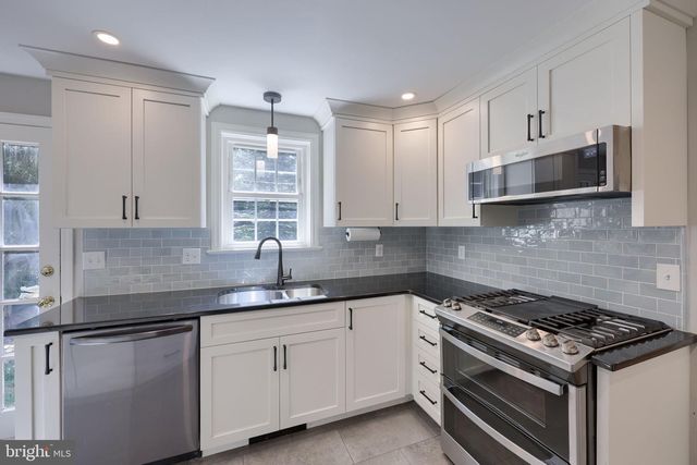 978 PLEASURE RD, Lancaster, PA 17601