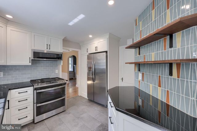 978 PLEASURE RD, Lancaster, PA 17601