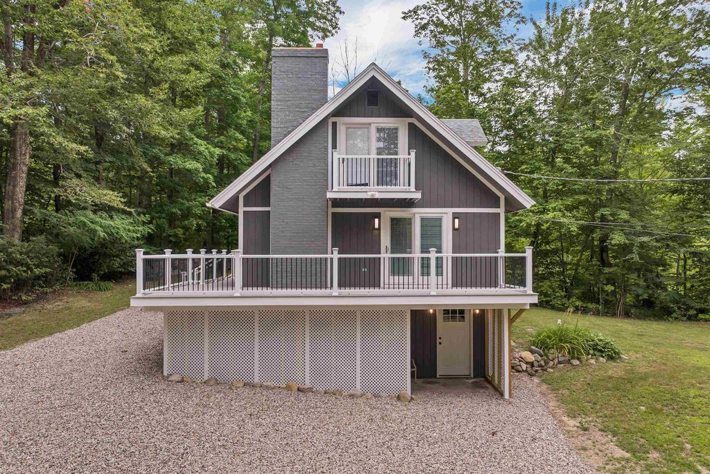 25 Paradise Drive, Moultonborough, NH 03254
