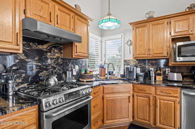 221 Lawrence Road, Beaufort, NC 28516
