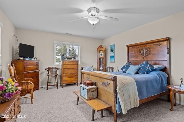 221 Lawrence Road, Beaufort, NC 28516
