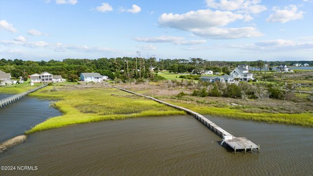 221 Lawrence Road, Beaufort, NC 28516