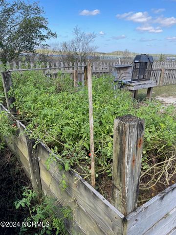 221 Lawrence Road, Beaufort, NC 28516