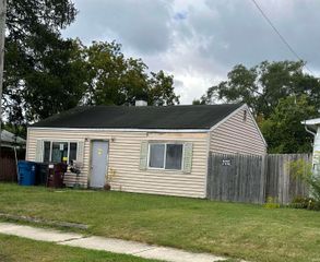 925 Burdette Street, Mishawaka, IN 46544