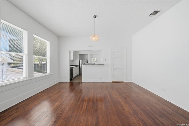 141 E Woodlawn Ave, San Antonio, TX 78212
