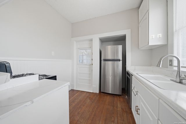 141 E Woodlawn Ave, San Antonio, TX 78212