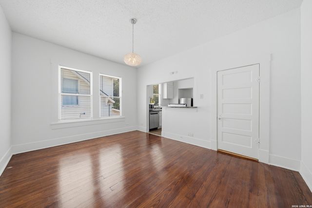 141 E Woodlawn Ave, San Antonio, TX 78212