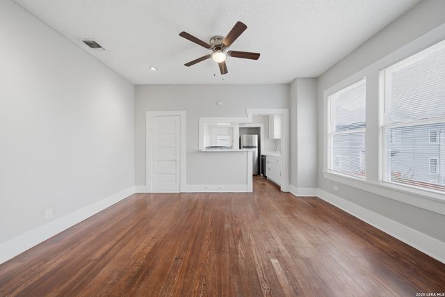 141 E Woodlawn Ave, San Antonio, TX 78212