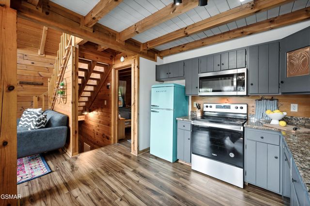 1114 Ski View Lane, Sevierville, TN 37876