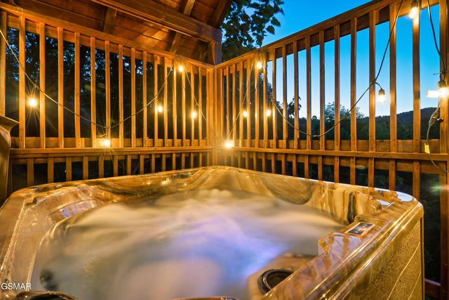 1114 Ski View Lane, Sevierville, TN 37876