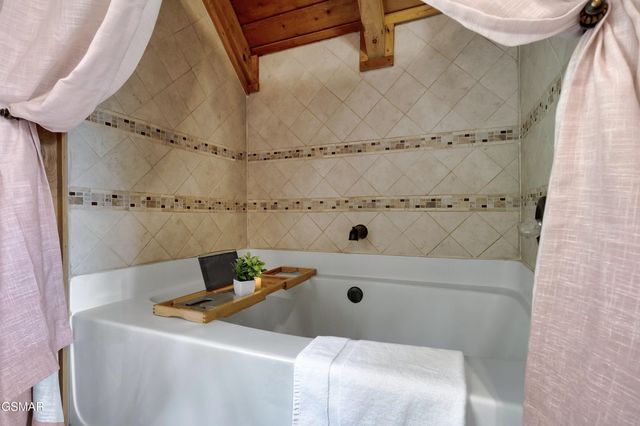 1114 Ski View Lane, Sevierville, TN 37876