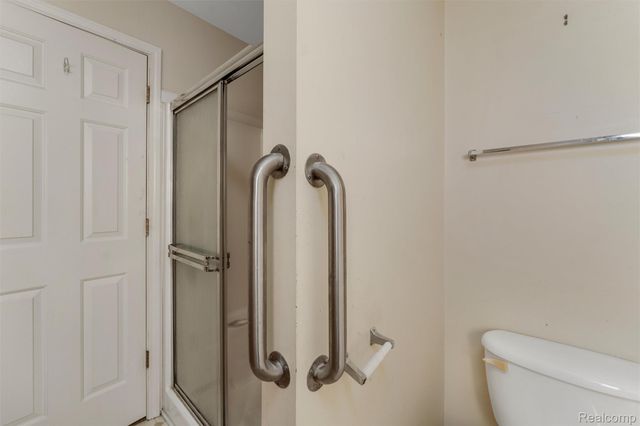 3120 Point Of The Woods Drive, West Bloomfield Charter Township, MI 48324