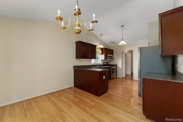 3120 Point Of The Woods Drive, West Bloomfield Charter Township, MI 48324