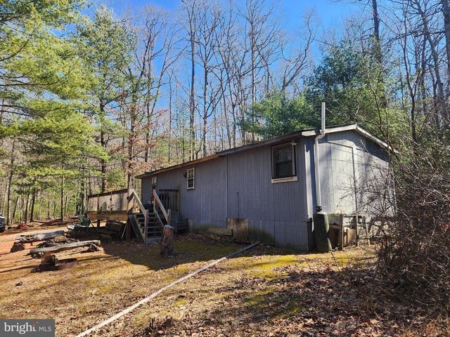 1080 COVE MOUNTAIN RD, Mathias, WV 26812