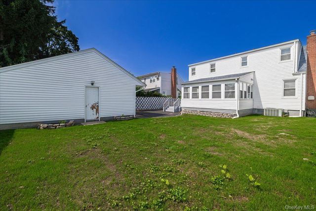 1128 Braxton Street, Uniondale, NY 11553