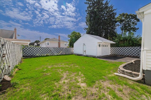 1128 Braxton Street, Uniondale, NY 11553