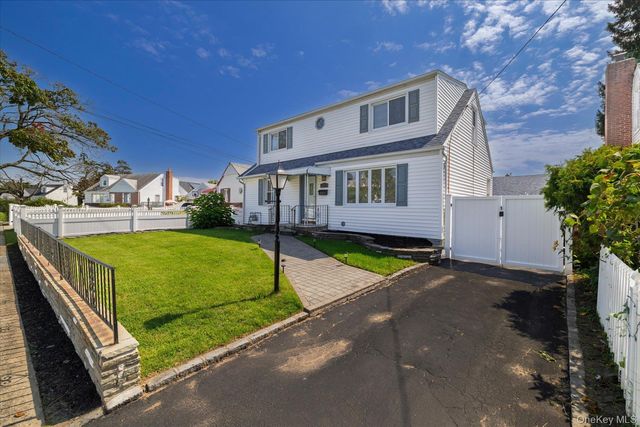1128 Braxton Street, Uniondale, NY 11553