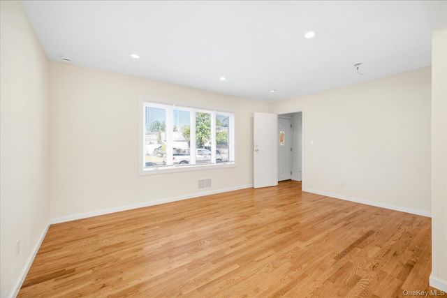 1128 Braxton Street, Uniondale, NY 11553