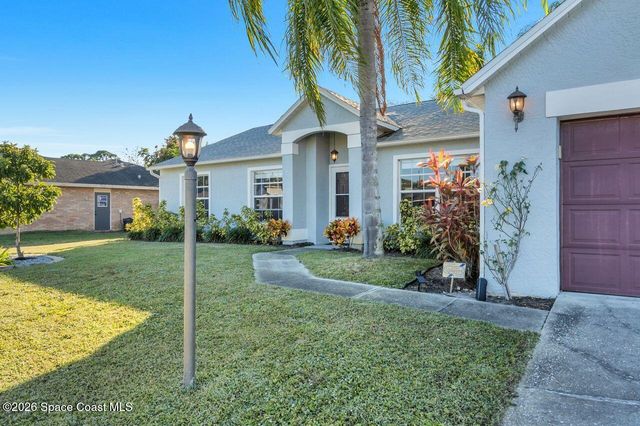 1260 Monument Avenue SE, Palm Bay, FL 32909