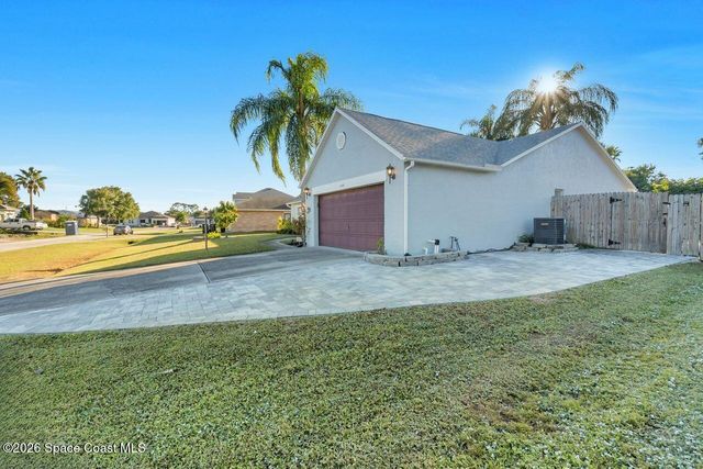 1260 Monument Avenue SE, Palm Bay, FL 32909