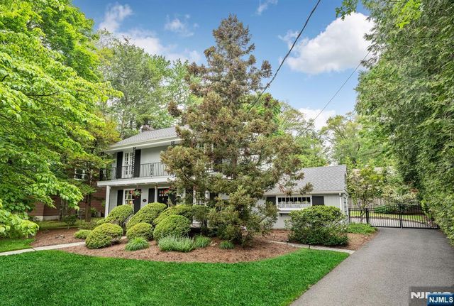 37 Van Dyke Drive, Ho-ho-kus, NJ 07423