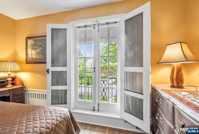 37 Van Dyke Drive, Ho-ho-kus, NJ 07423