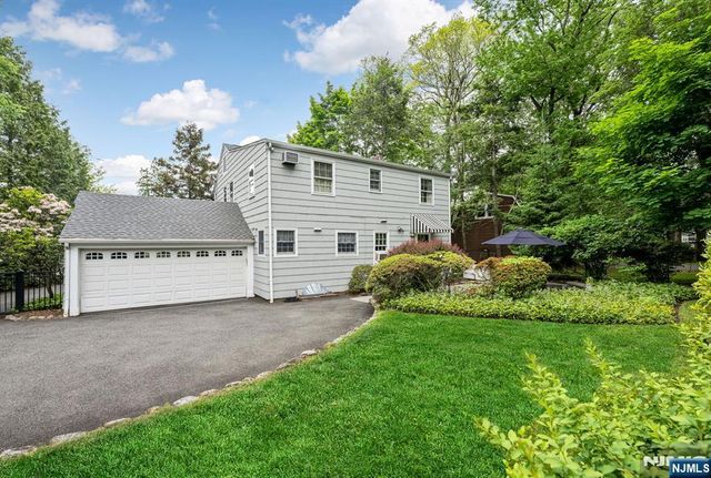 37 Van Dyke Drive, Ho-ho-kus, NJ 07423