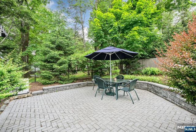 37 Van Dyke Drive, Ho-ho-kus, NJ 07423