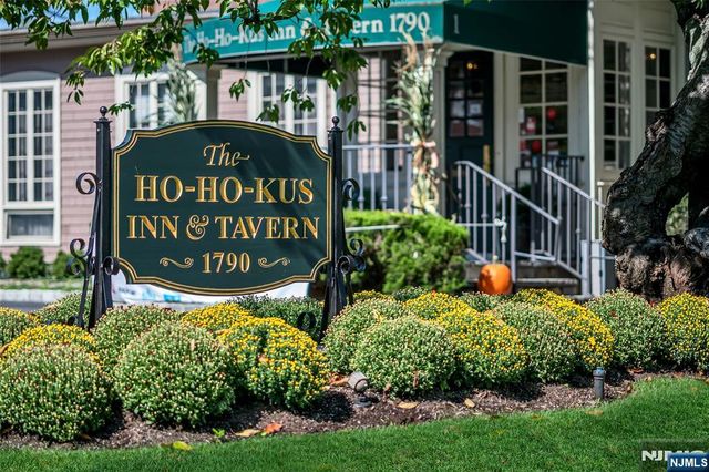 37 Van Dyke Drive, Ho-ho-kus, NJ 07423