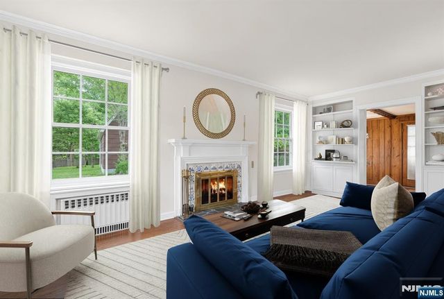 37 Van Dyke Drive, Ho-ho-kus, NJ 07423