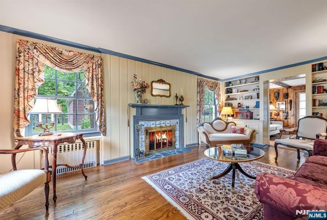 37 Van Dyke Drive, Ho-ho-kus, NJ 07423