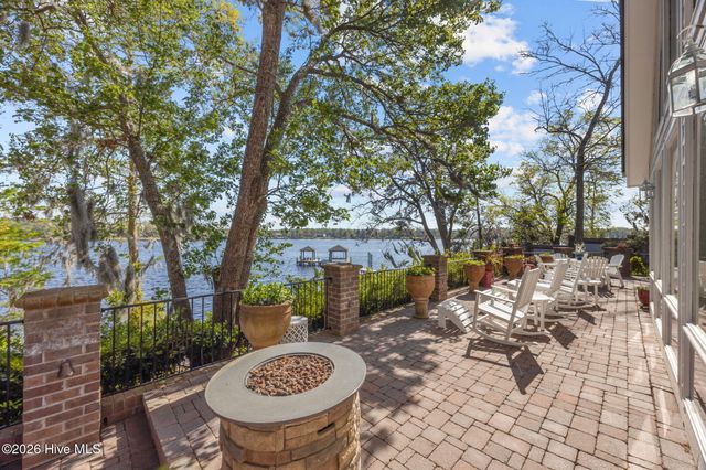 211 Wilson Point Road, Trent Woods, NC 28562