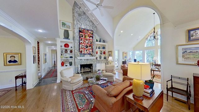 211 Wilson Point Road, Trent Woods, NC 28562