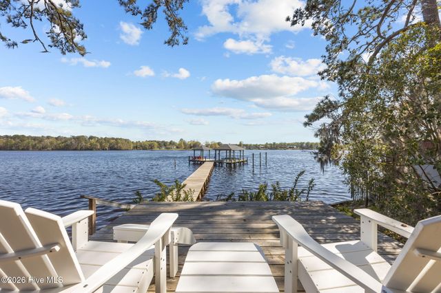 211 Wilson Point Road, Trent Woods, NC 28562