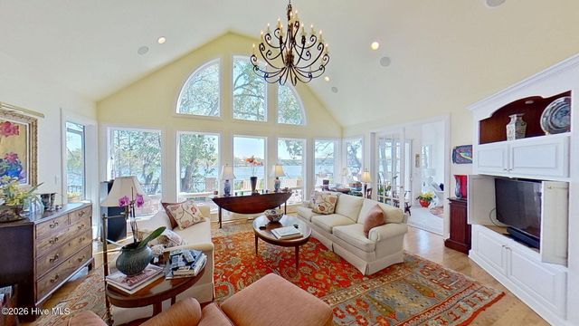 211 Wilson Point Road, Trent Woods, NC 28562