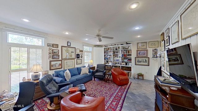 211 Wilson Point Road, Trent Woods, NC 28562