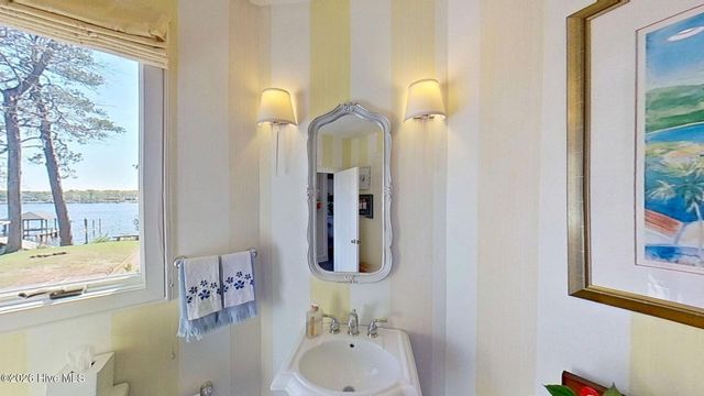 211 Wilson Point Road, Trent Woods, NC 28562